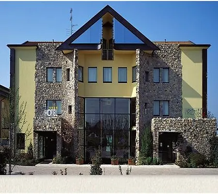 Art & Hotel